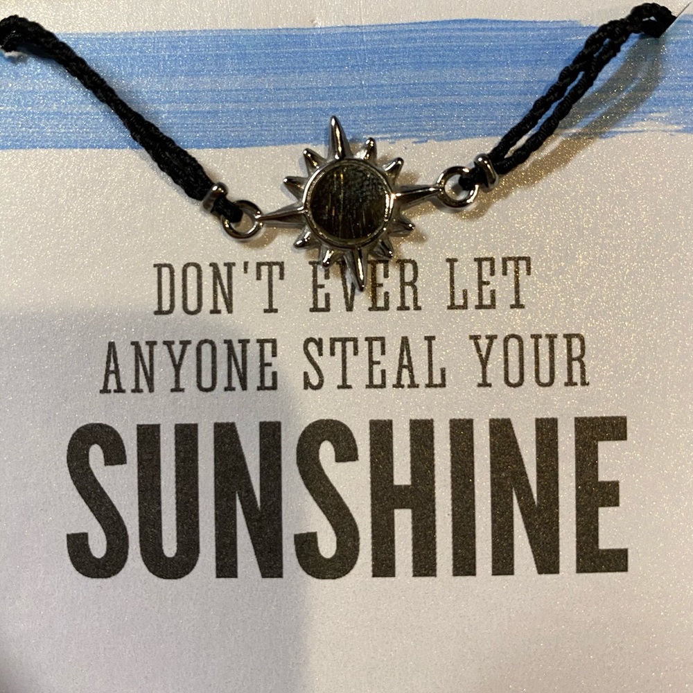 A “Tiny Shine” Unisex Bracelet